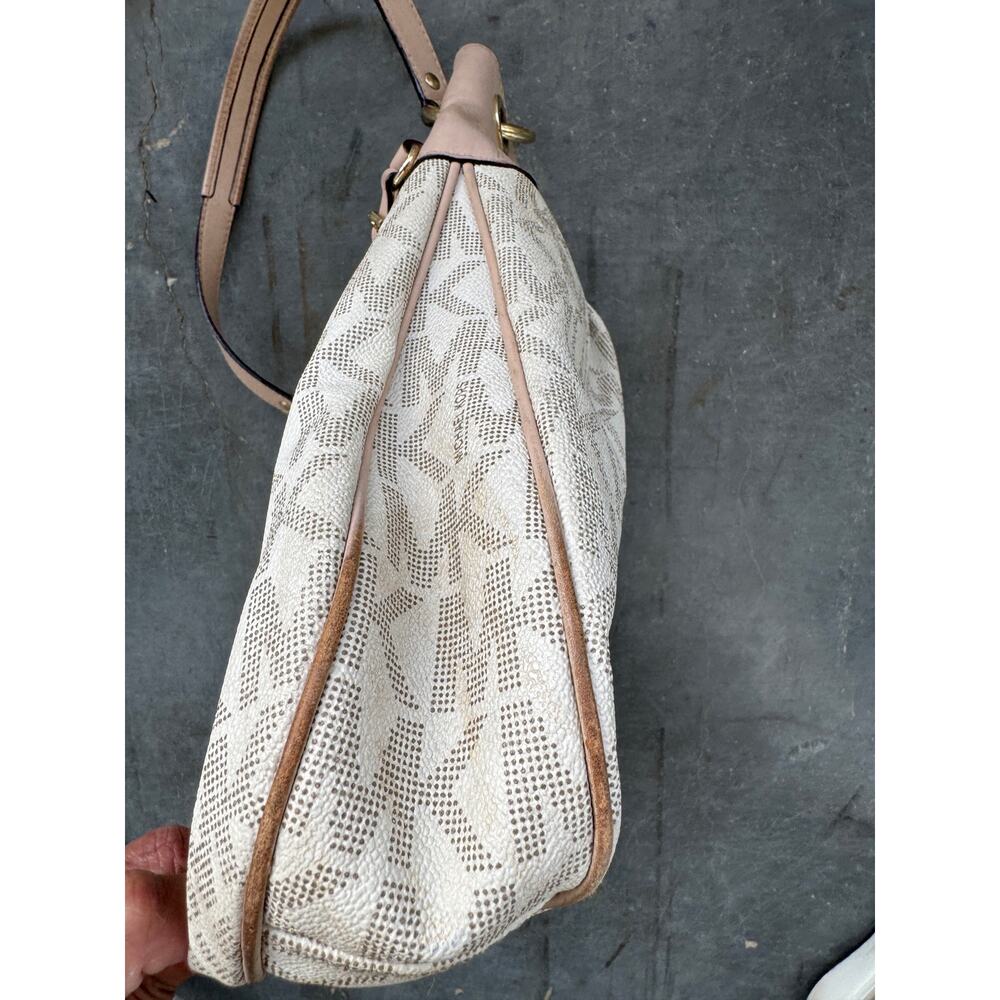 Michael Kors Monogram Hobo Tan White - Picture 6 of 11